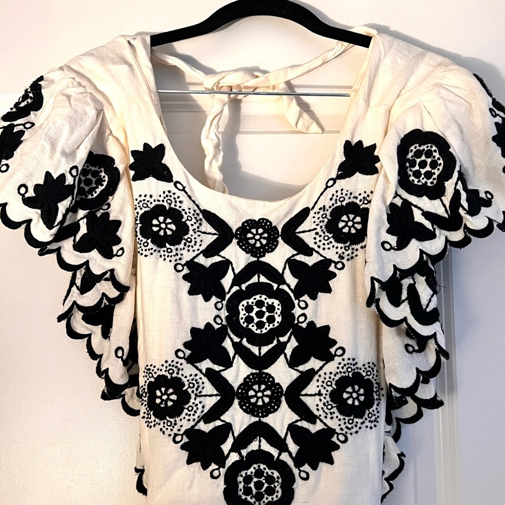 Sea NY embroidered tea length dress. Size 6
Off white/black